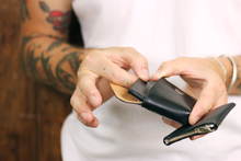 Load image into Gallery viewer, Tuk Wallet - Medium