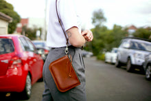 Load image into Gallery viewer, Jil Pouch