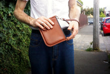 Load image into Gallery viewer, Jil Pouch